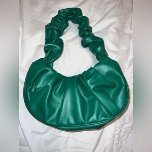 Green minimalistic ruched bag